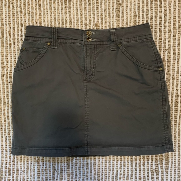 cargo skirt w/ shorts underneath🤍 - Picture 2 of 3